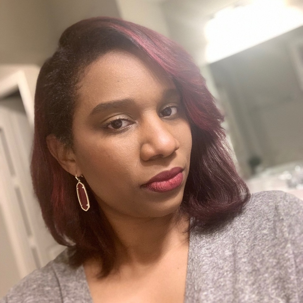 Meet your Posher, Felisha
